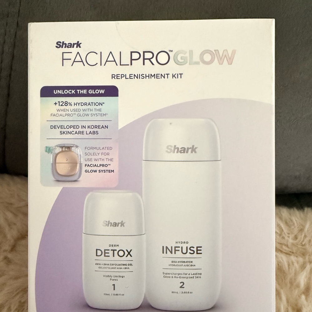 Shark FacialPro Glow Skincare Tool — Pearl White - Picture 2 of 3